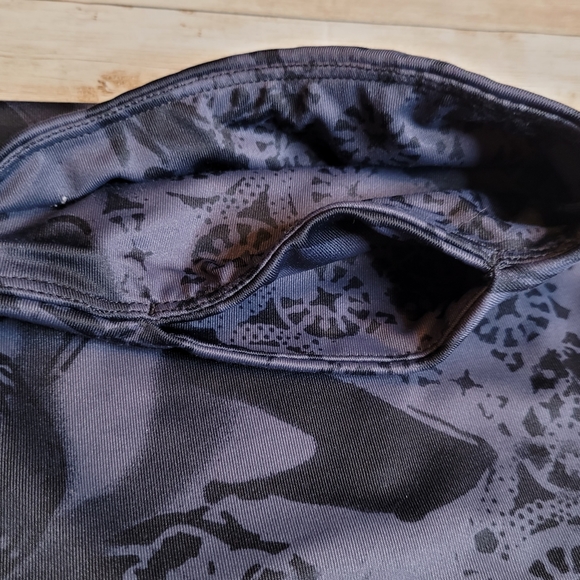 Betsey Johnson Performance Cropped Leggings | Activewear | Yoga Pants - Picture 9 of 16